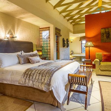 Joern'S Gaestehaus Mbombela Bagian luar foto
