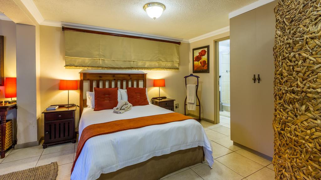 Joern'S Gaestehaus Mbombela Ruang foto