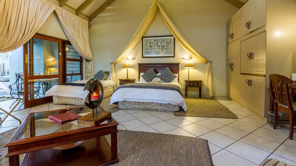 Joern'S Gaestehaus Mbombela Bagian luar foto