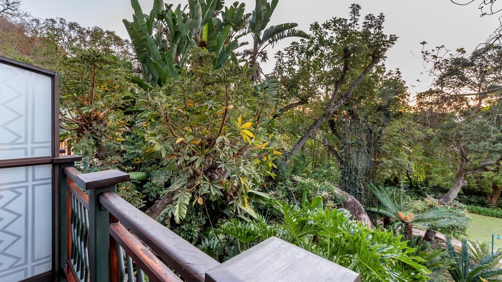 Joern'S Gaestehaus Mbombela Bagian luar foto