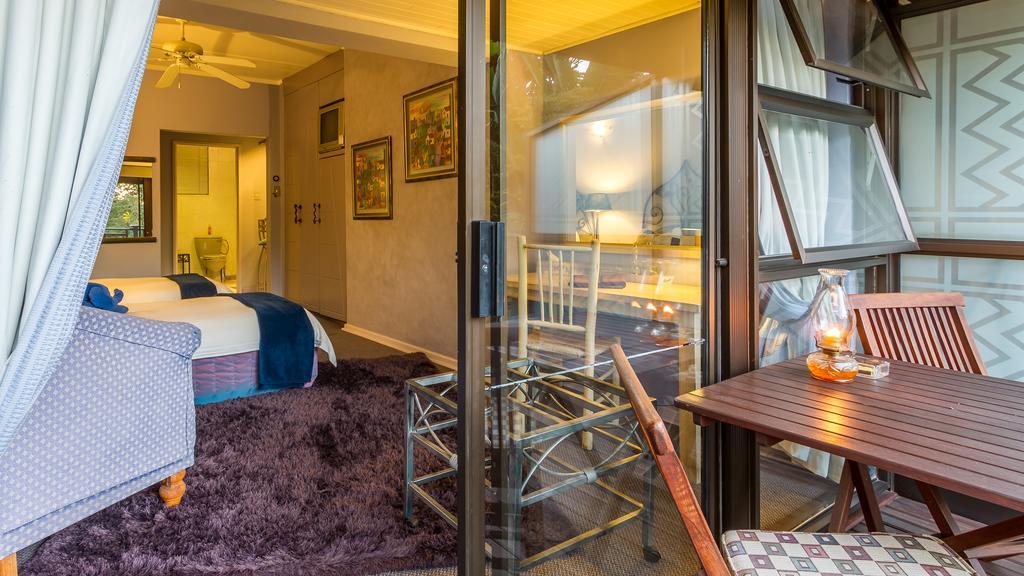 Joern'S Gaestehaus Mbombela Bagian luar foto