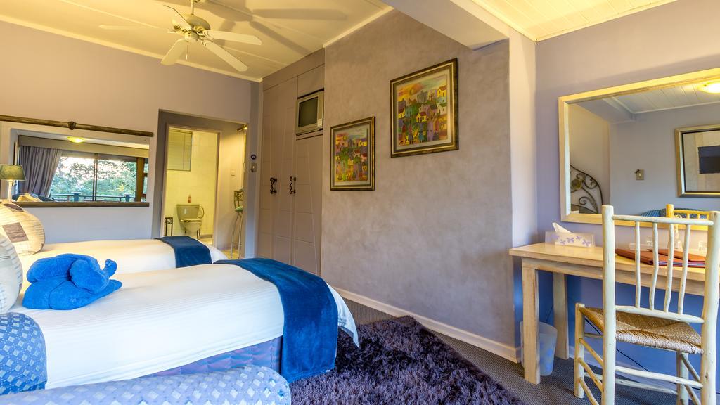Joern'S Gaestehaus Mbombela Bagian luar foto