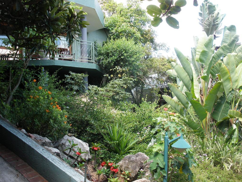 Joern'S Gaestehaus Mbombela Ruang foto