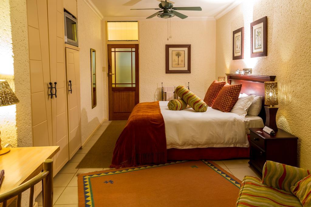 Joern'S Gaestehaus Mbombela Ruang foto