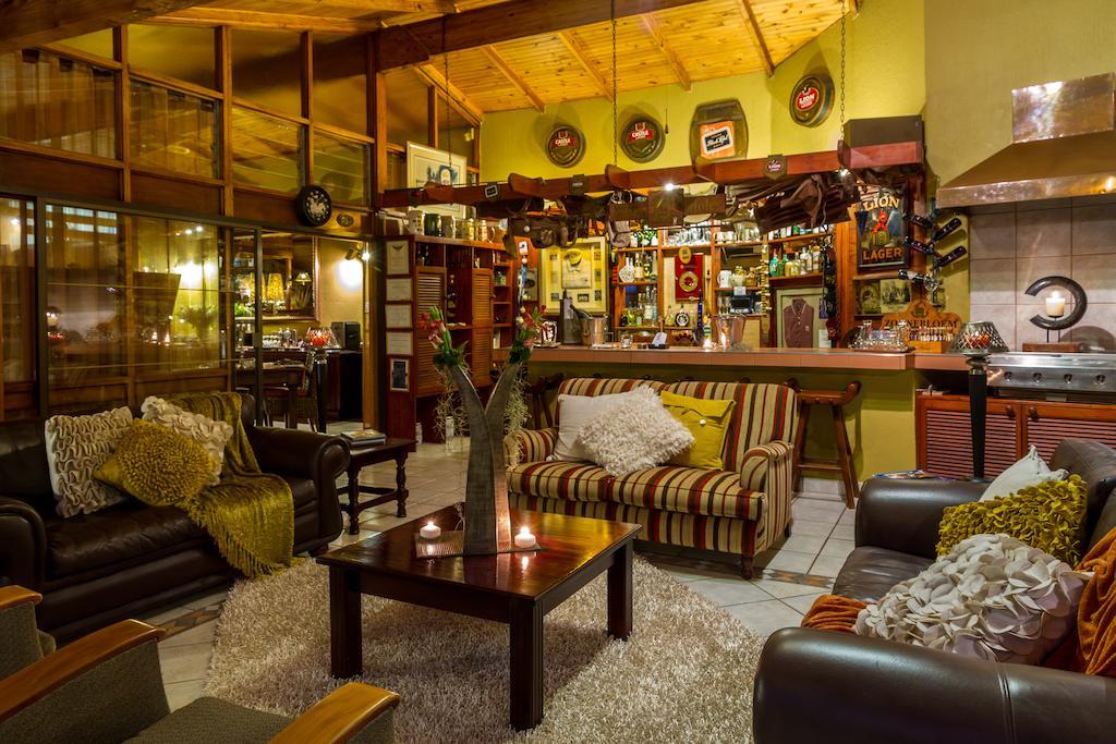 Joern'S Gaestehaus Mbombela Bagian luar foto