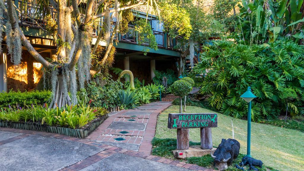 Joern'S Gaestehaus Mbombela Bagian luar foto