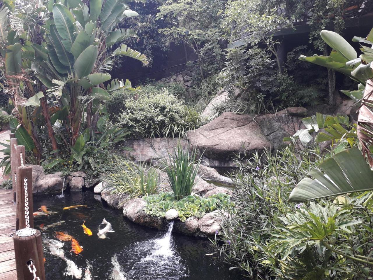 Joern'S Gaestehaus Mbombela Bagian luar foto