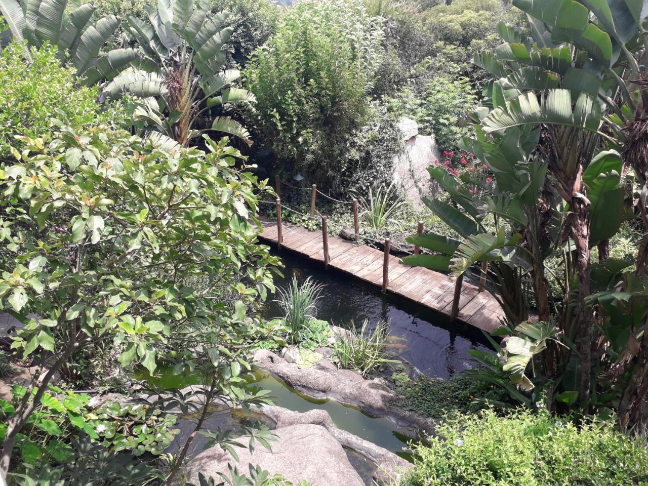 Joern'S Gaestehaus Mbombela Bagian luar foto