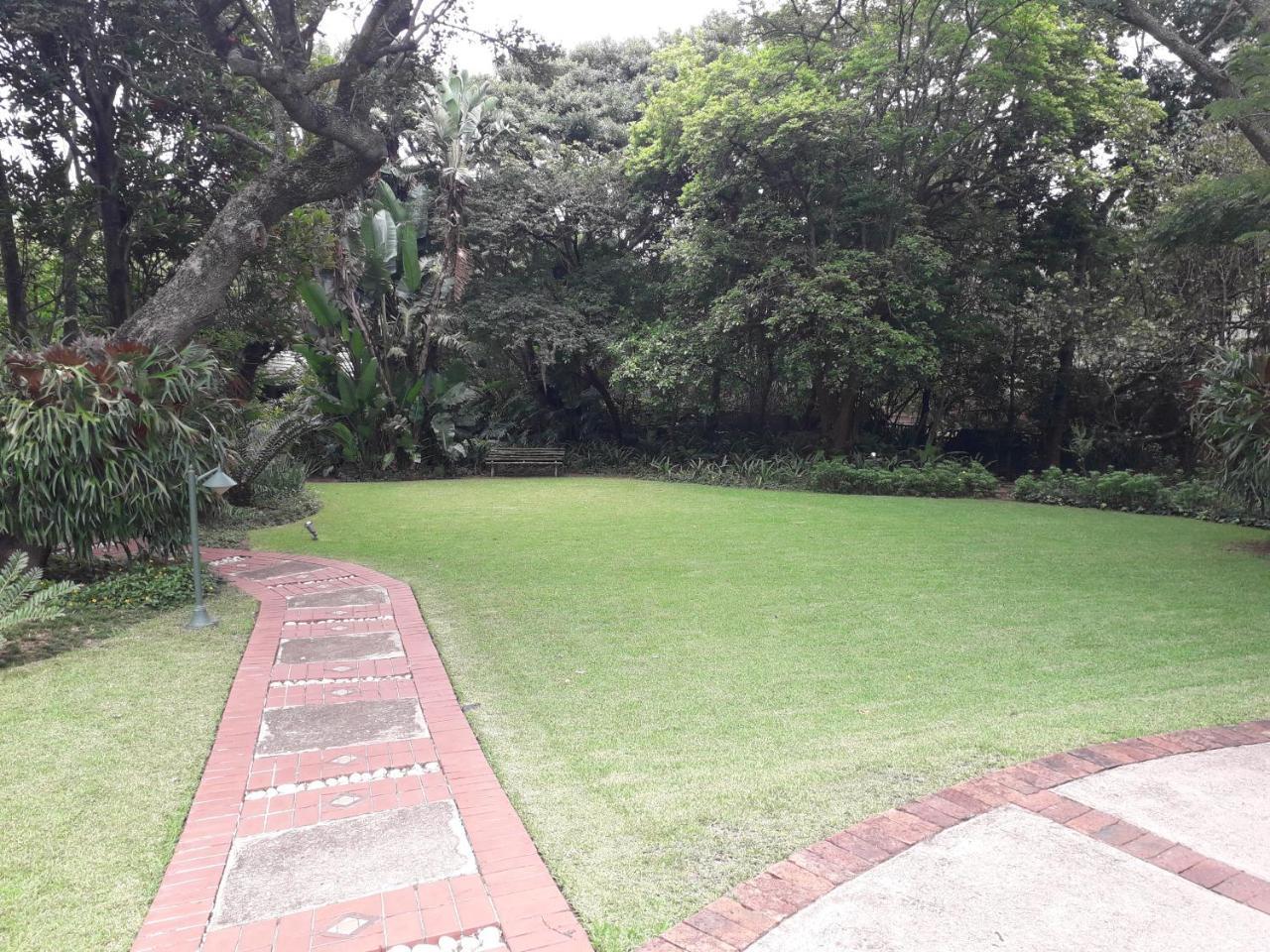 Joern'S Gaestehaus Mbombela Bagian luar foto